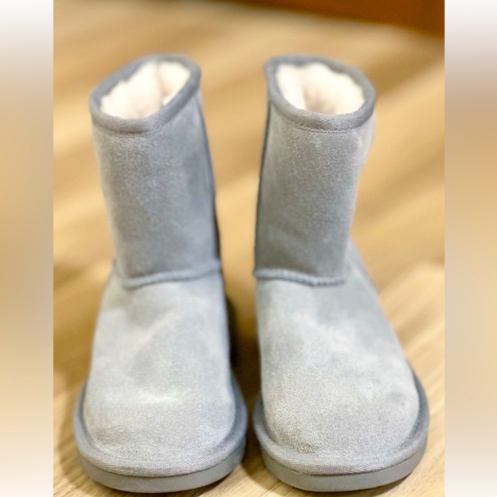 KOOLABURRA BY UGG SHORT GREY ANKLE BOOTS IN SIZE 5